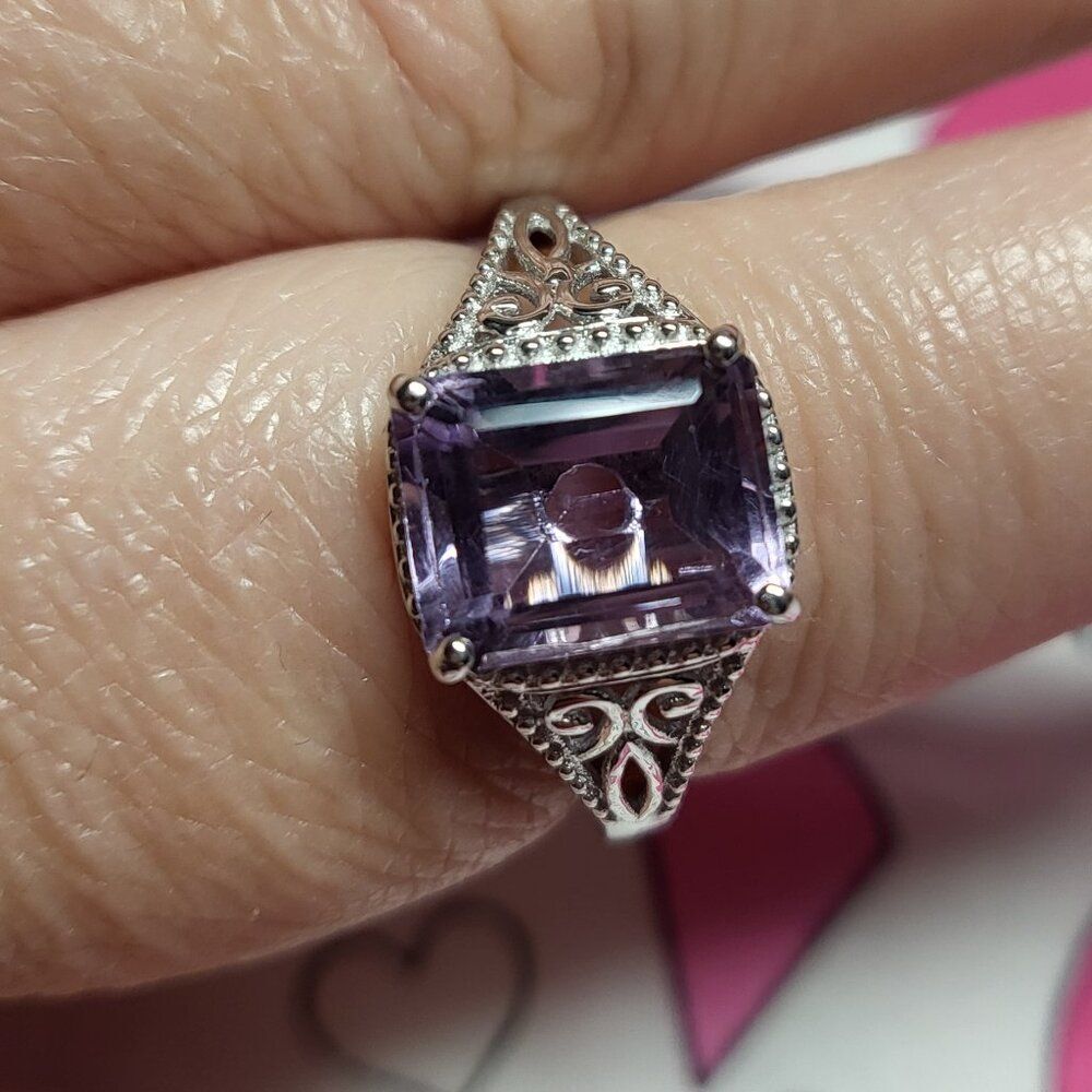 Rose De France Amethyst Solitaire Sterling Silver Ring - Picture 3 of 9